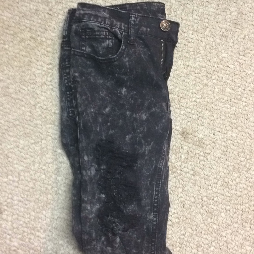 Black ripped skinny jeans